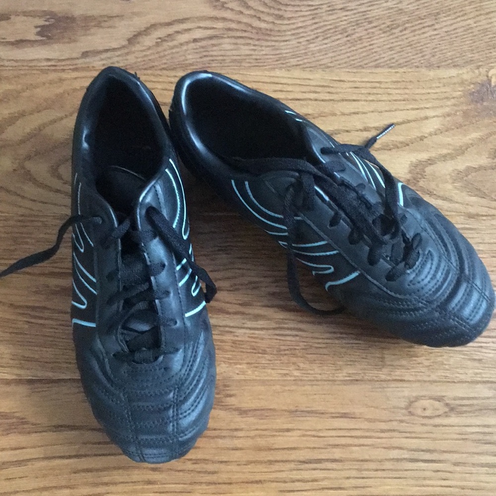 Women’s mitre soccer cleats